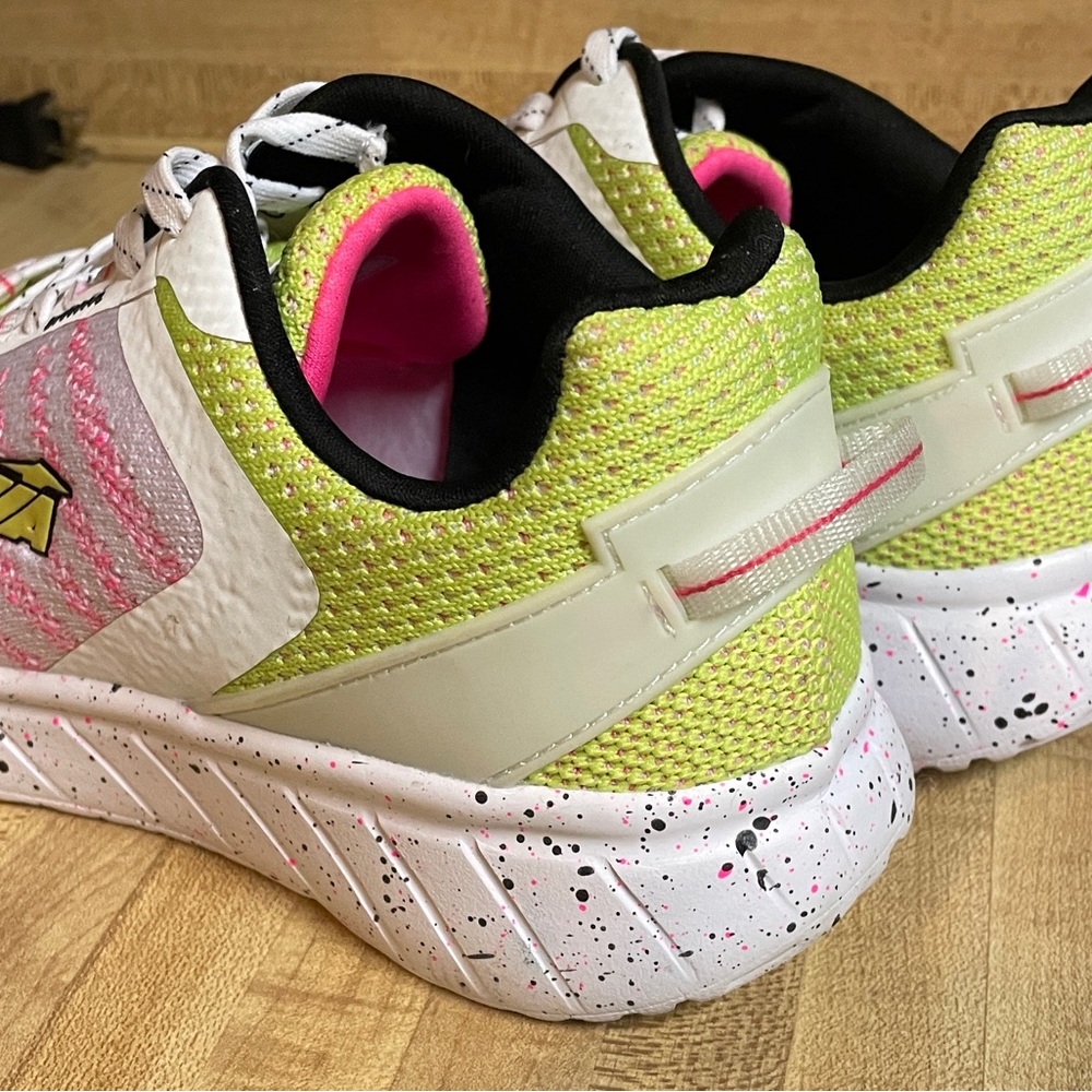 Girls size 5 sneakers - Picture 4 of 5